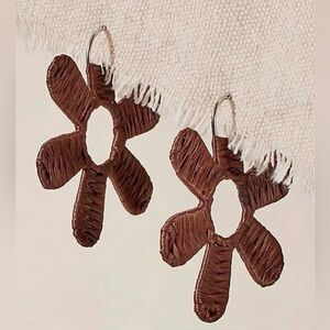 Free People Wendy Woven Flower Hoops - Chocolate